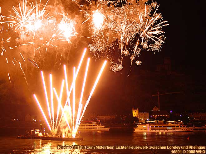 Rheinschifffahrt Mittelrhein-Lichter Feuerwerk zwischen Loreley und Rheingau